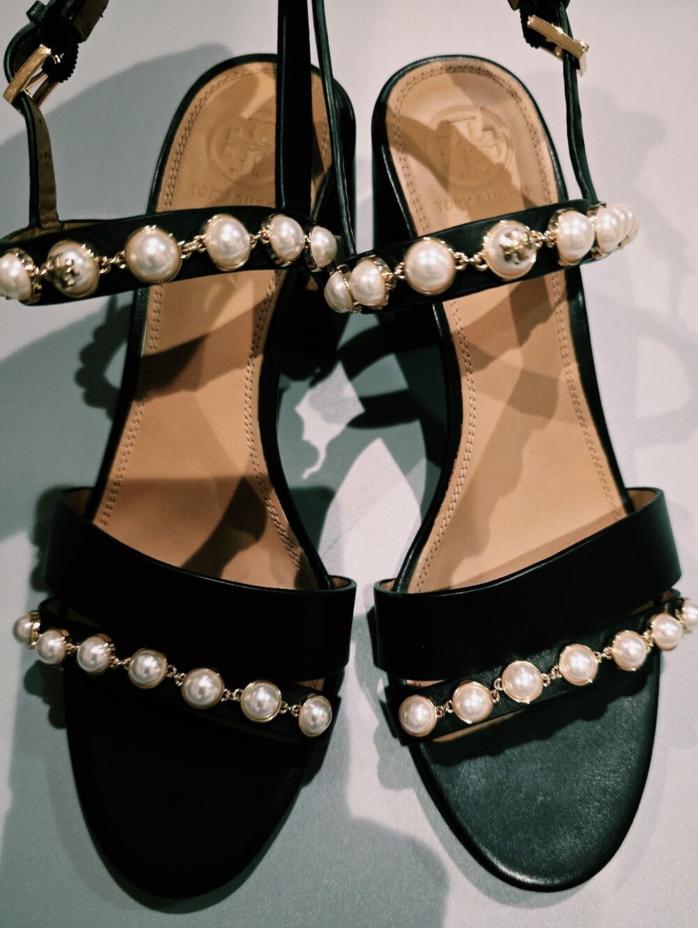Tory Burch Black Pearl-Accent Block Heel Sandals Size 8 - Picture 2 of 7